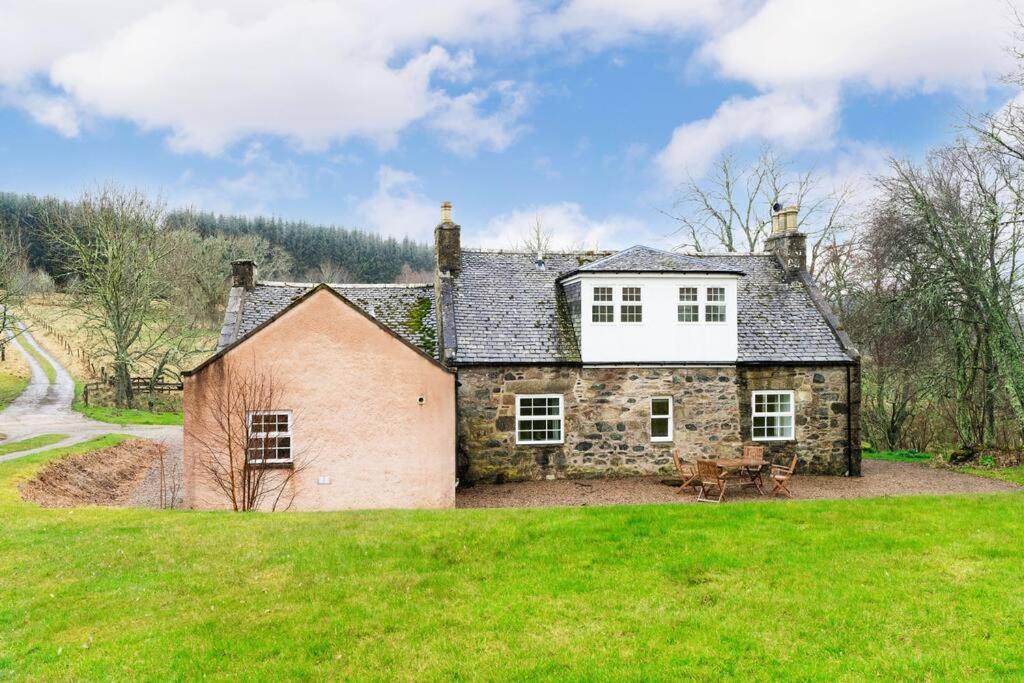 Westerpark Cottage, Pet & Family Friendly Countryside Retreat, Aberdeenshire Huntly